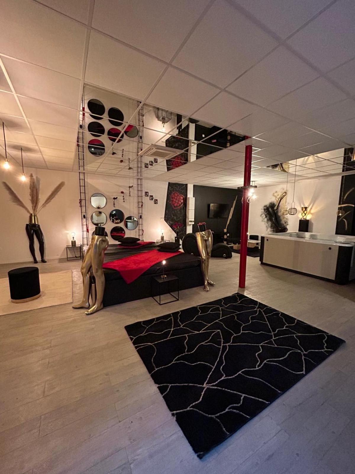L'Escapade Sensuelle - La Love Room D'Épernay Dış mekan fotoğraf