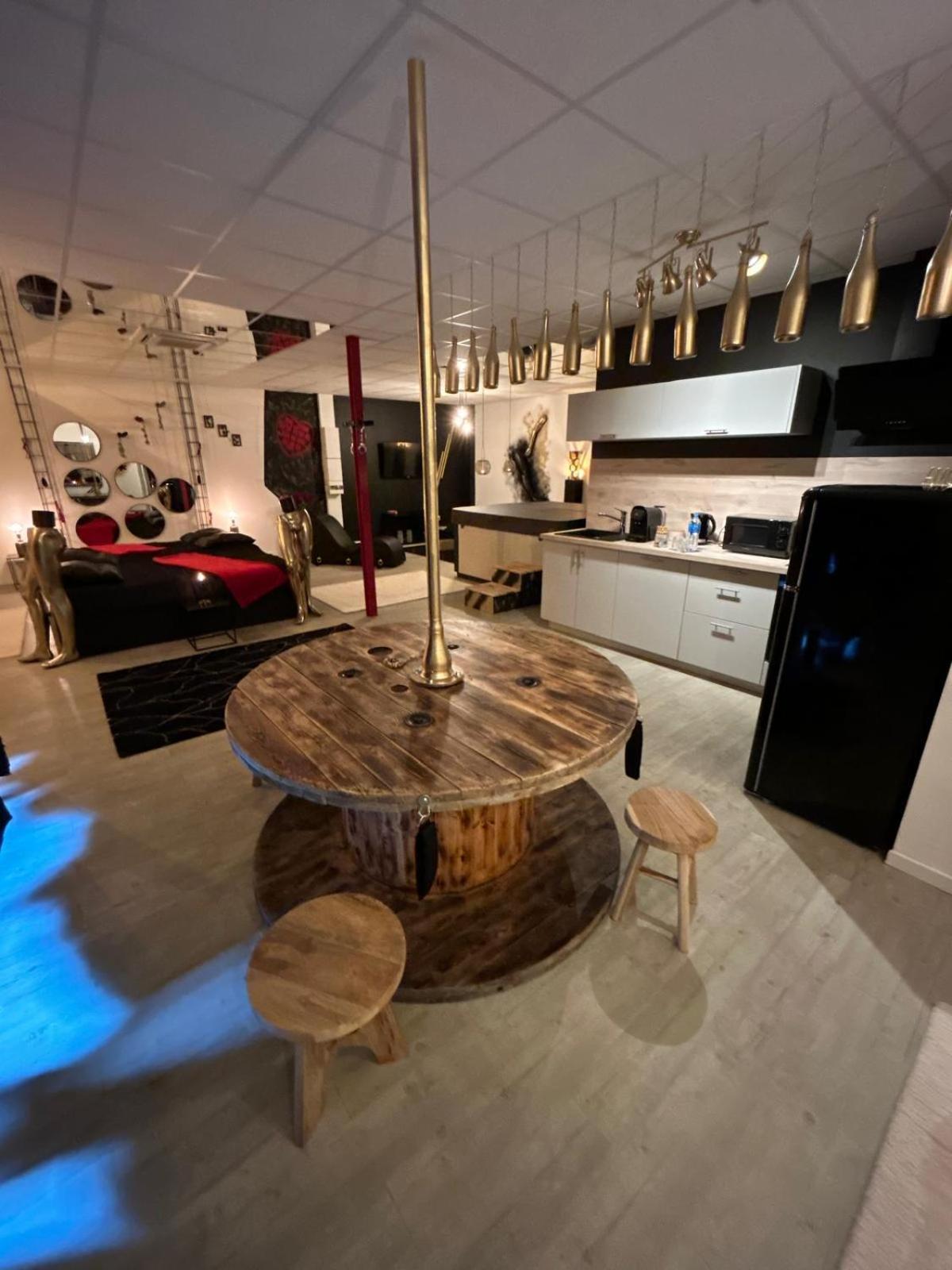 L'Escapade Sensuelle - La Love Room D'Épernay Dış mekan fotoğraf